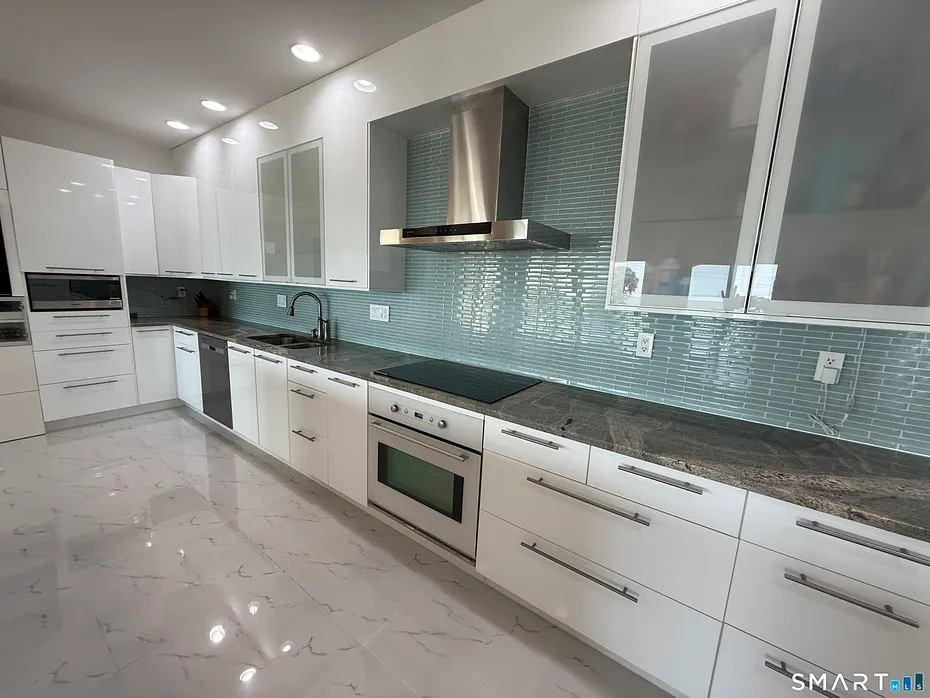 40 Hawley Avenue Photo 7