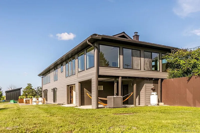 180 Hilltop Road Photo 45