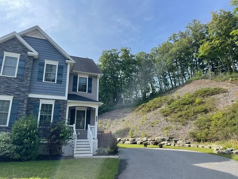 135 Narrows Rd Photo 4