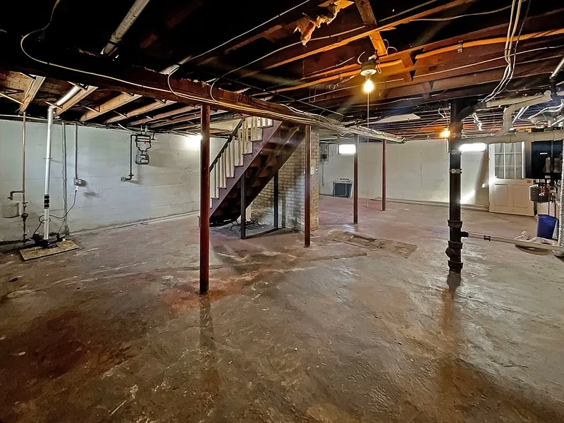 44 2nd St Photo 25