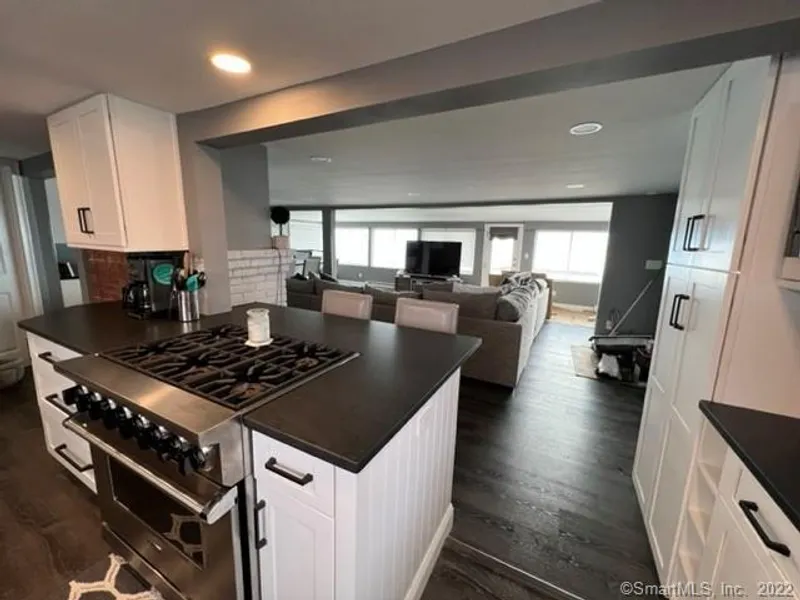 21 Groveway #21 Photo 10