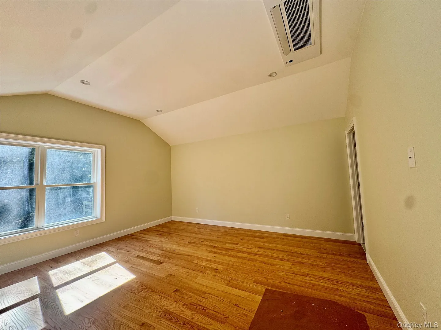 4 Webster Place Photo 8