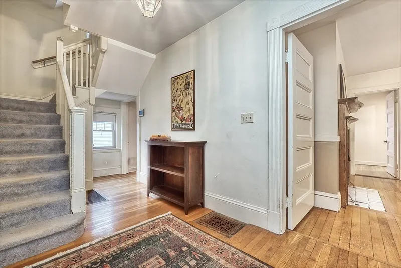 37 Glenwood Ave Photo 5