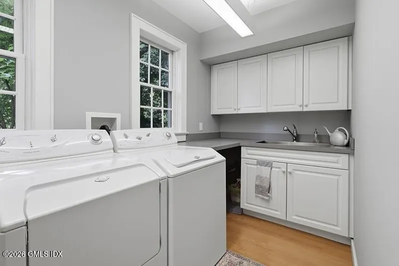 39 Stanwich Road Photo 15