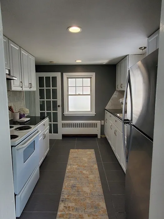 725 Bay St Photo 14