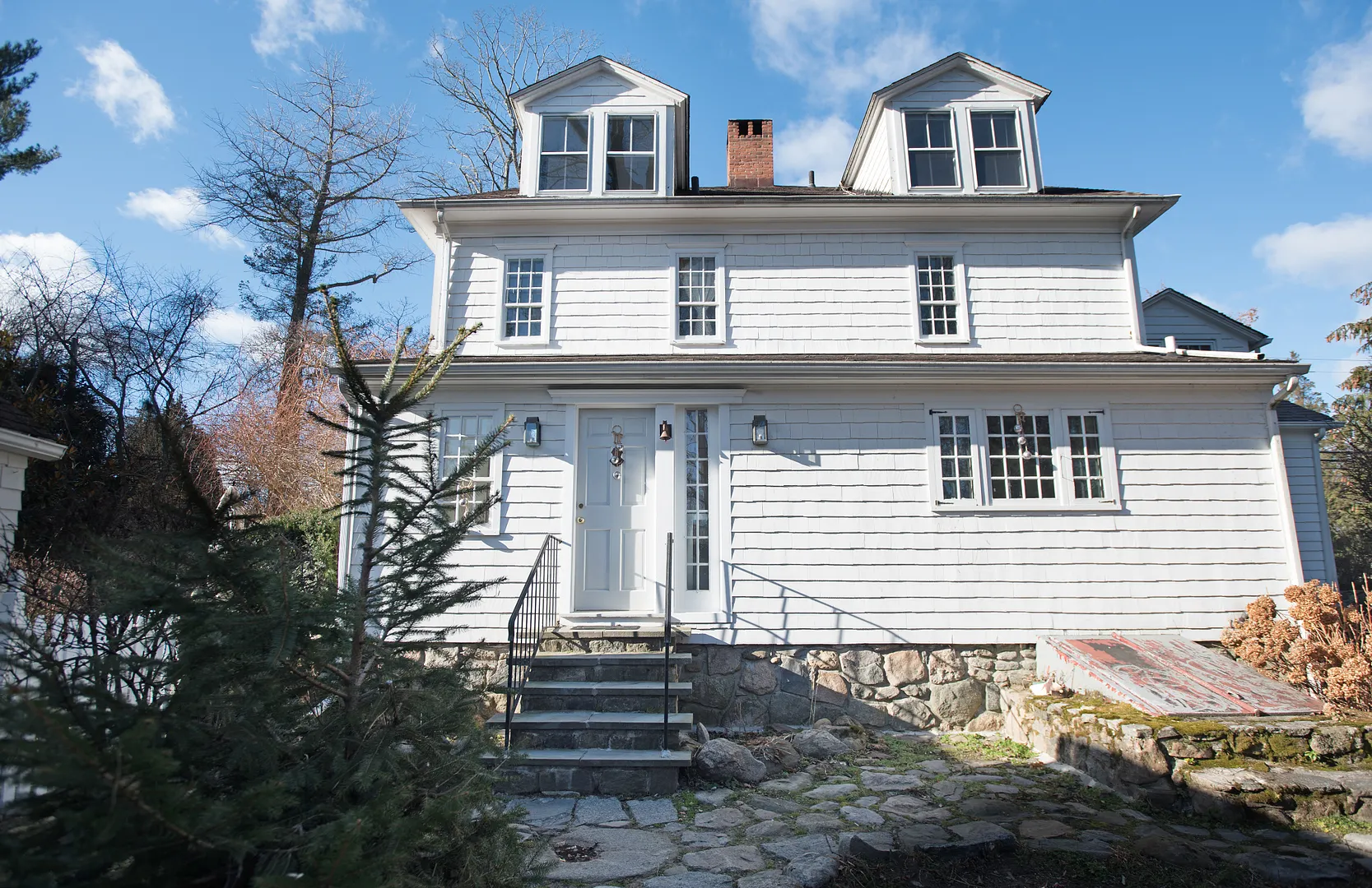 1709 Newfield Avenue Photo 2