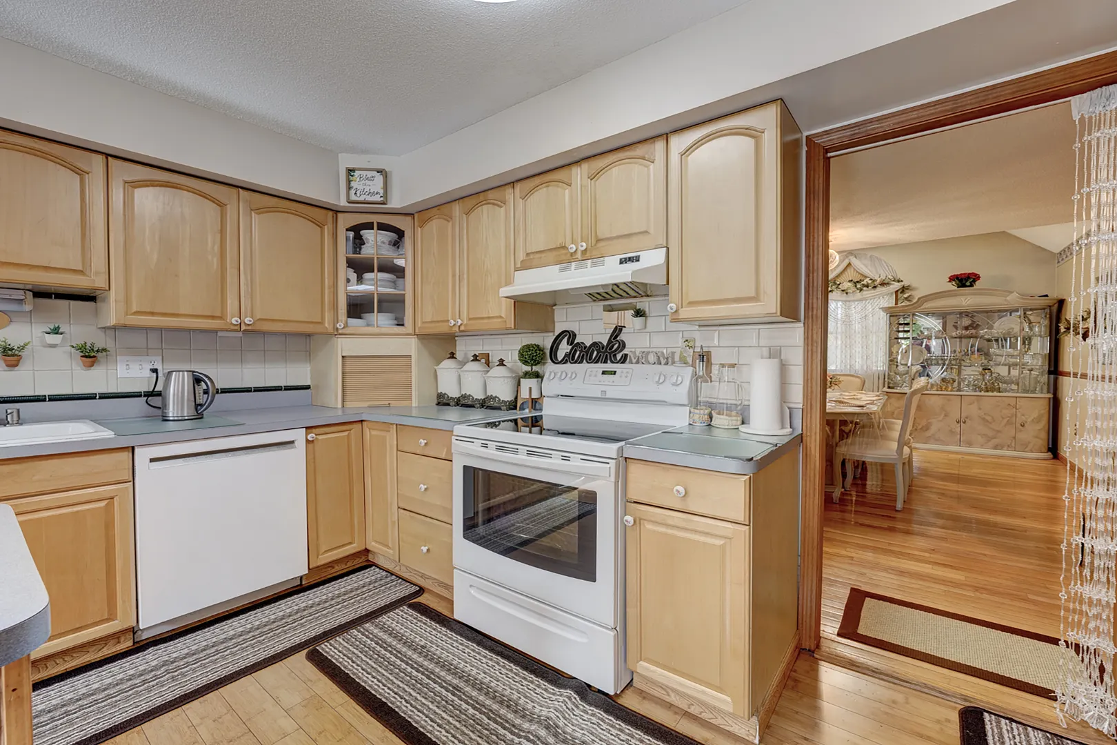 300 Hilltop Road Photo 18