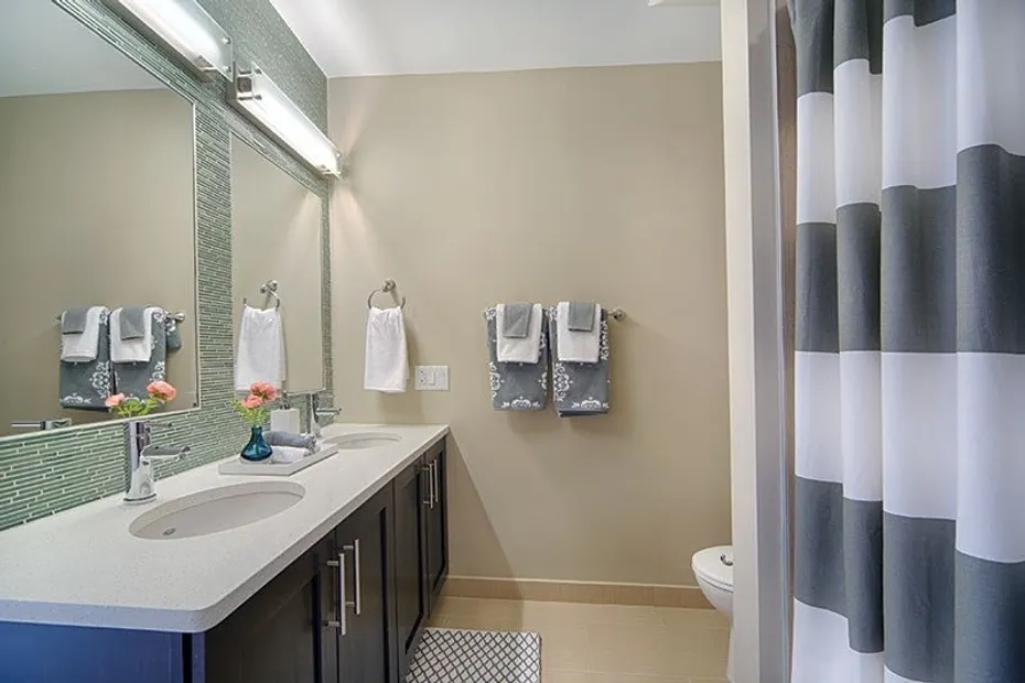 33 Rogers St.  #607 Photo 8