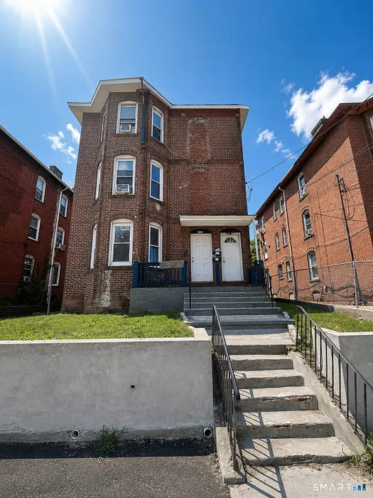 171 Babcock Street Photo 3
