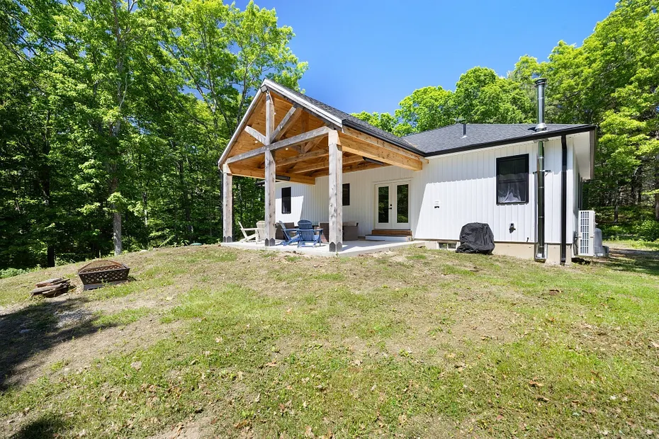 115 Webster Road Photo 10