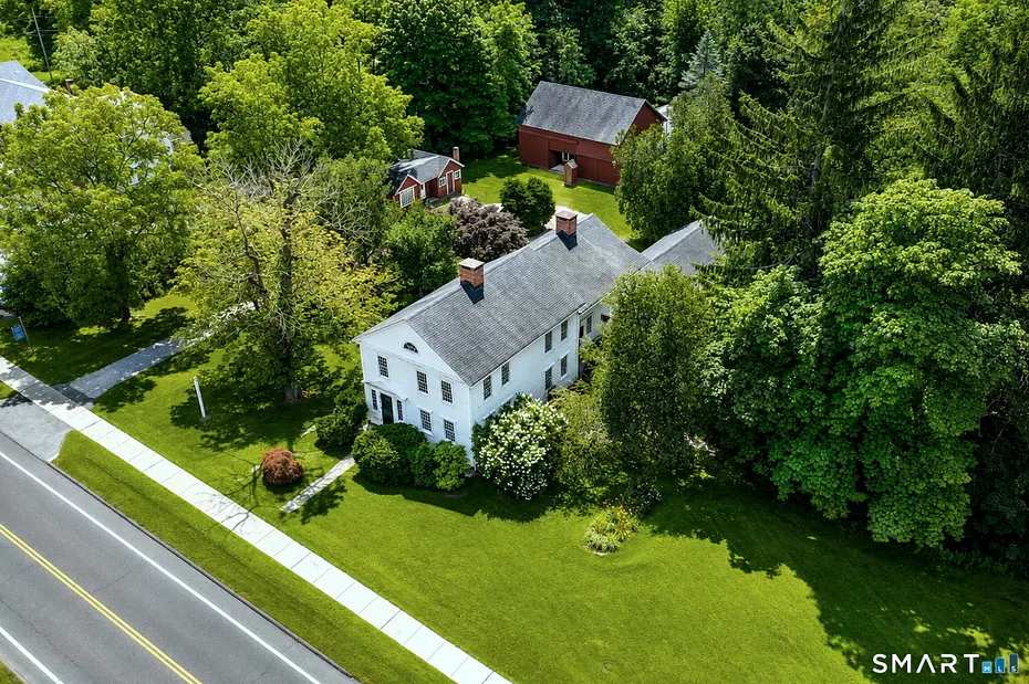 18 East Street Photo 2