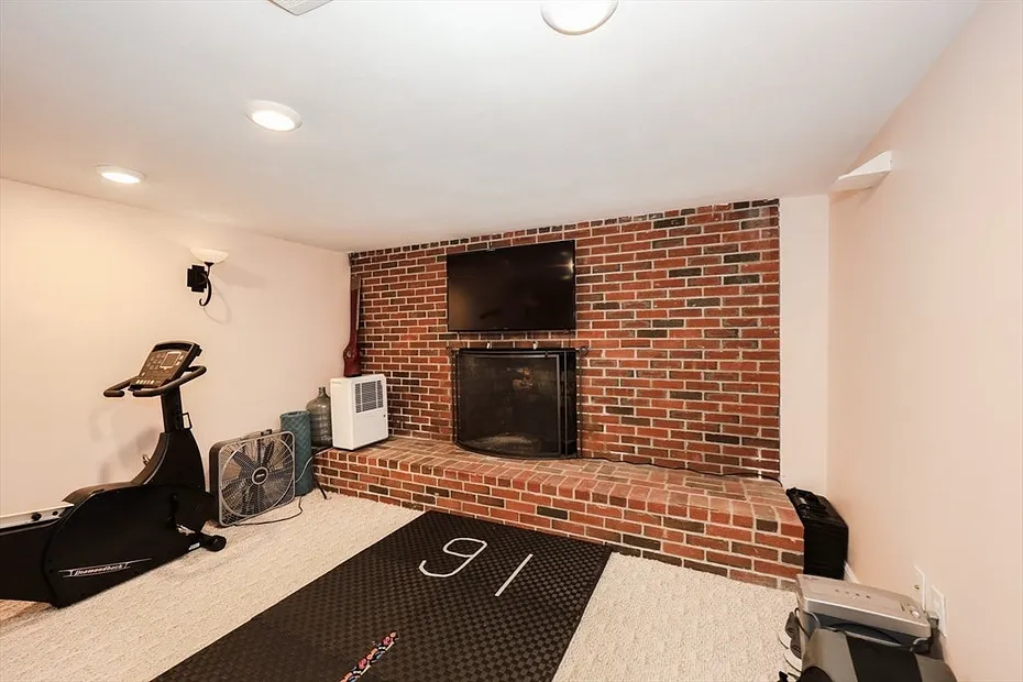 301 Concord Street Photo 24