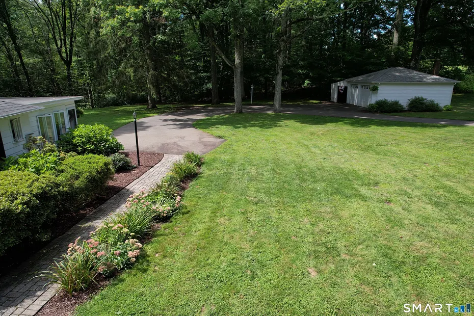 1891 Middletown Avenue Photo 4