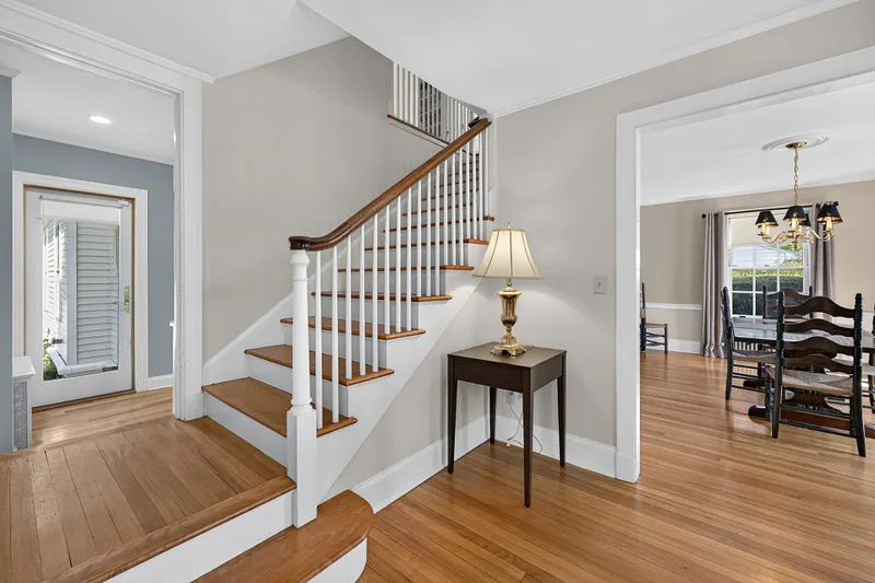 39 Glenwood Avenue Photo 13
