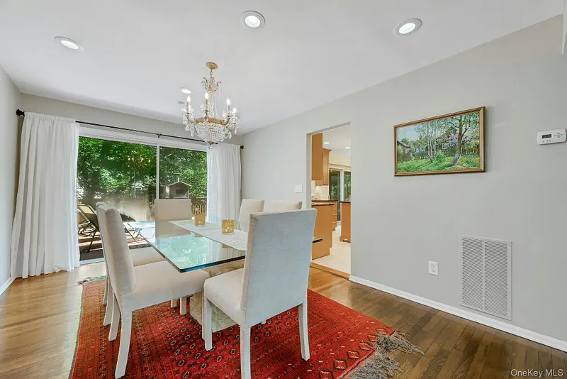 19 York Drive Photo 9