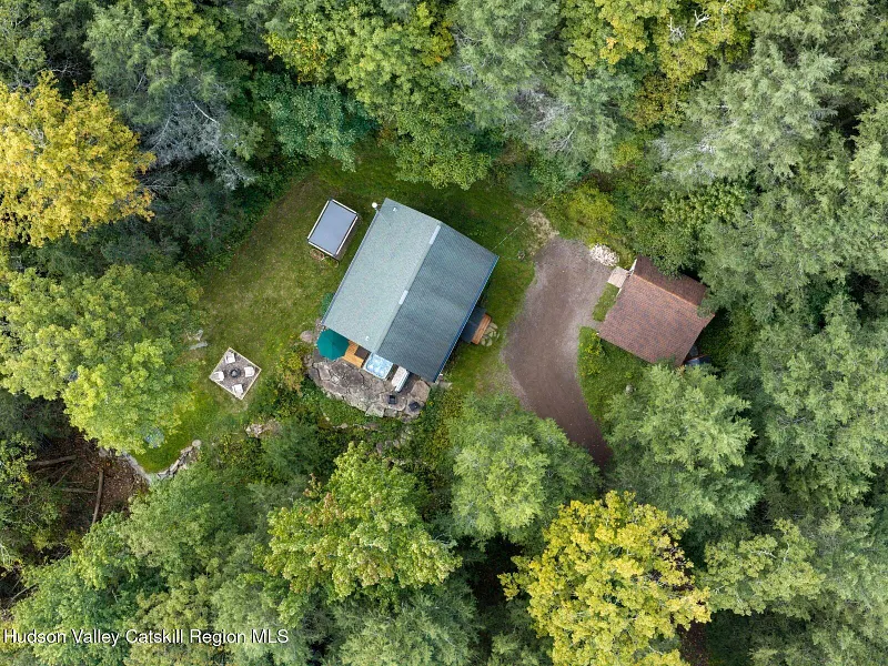 2211 W Hubbell Hill Road Photo 7