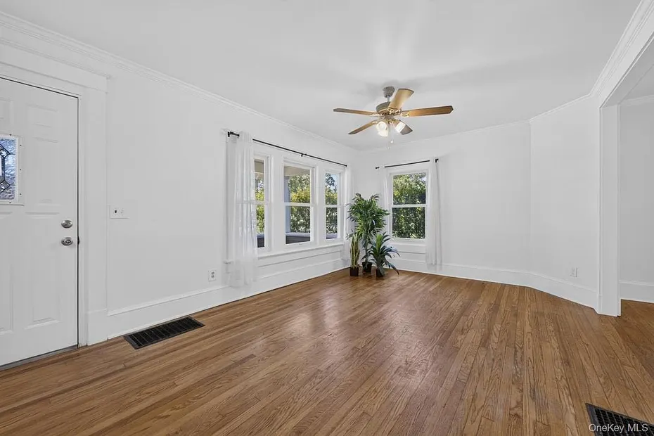 10 S Grand Avenue Photo 8