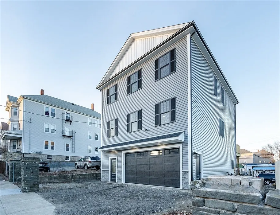 214 Horton St Photo 3