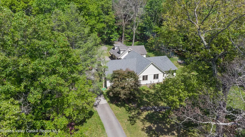 57 Anderson Road Photo 31