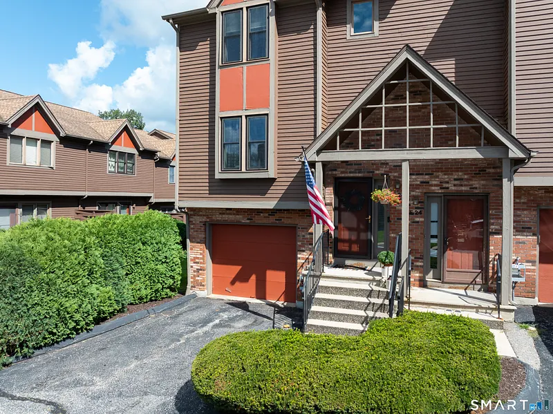 213 West Town Street  #E23 Photo 1