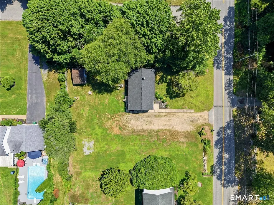133 Bloomingdale Road Photo 4