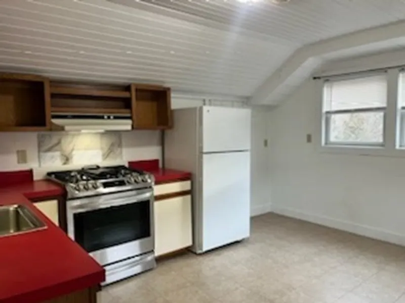 132 Park St  #4 Photo 4