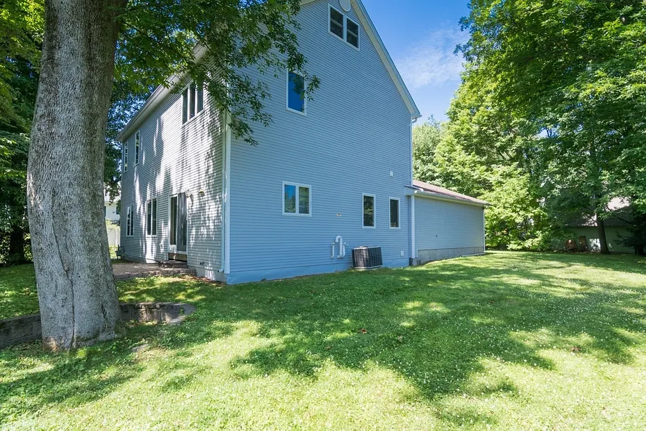 62 Fairview Ave Photo 30