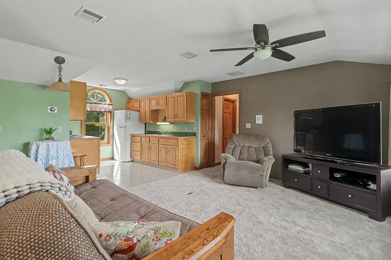 94 Tomlinson Road Photo 28
