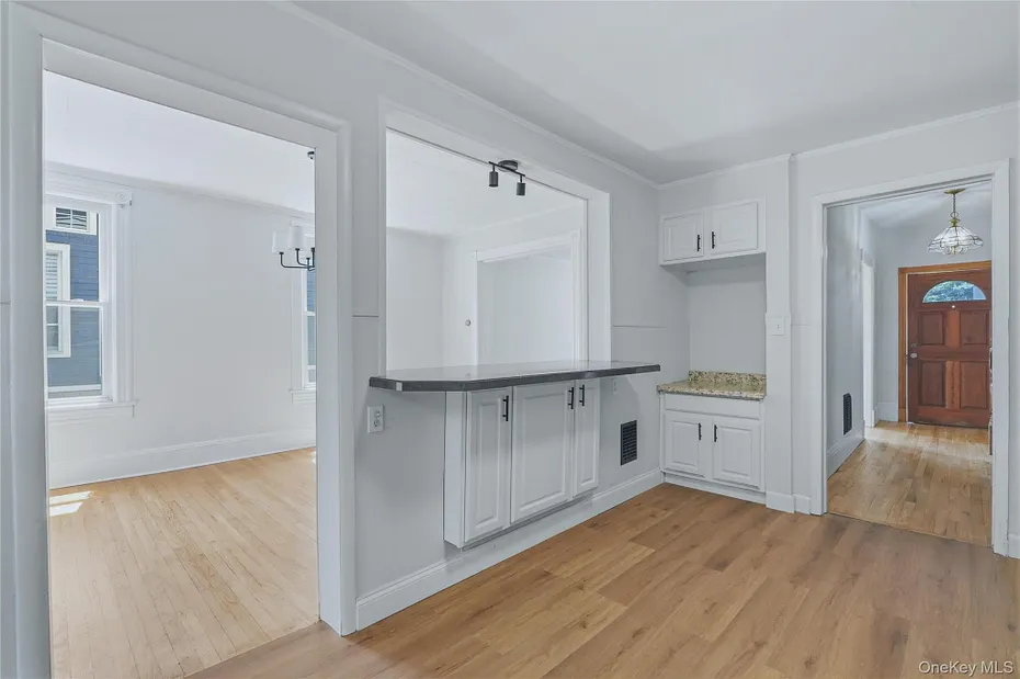 160 Washington Avenue Photo 7