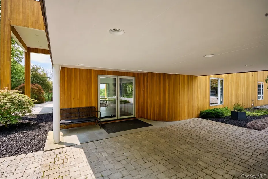33 Ford Road Photo 4
