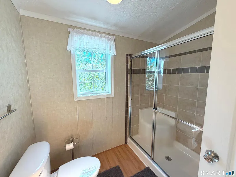 50 Linden Avenue North Photo 13