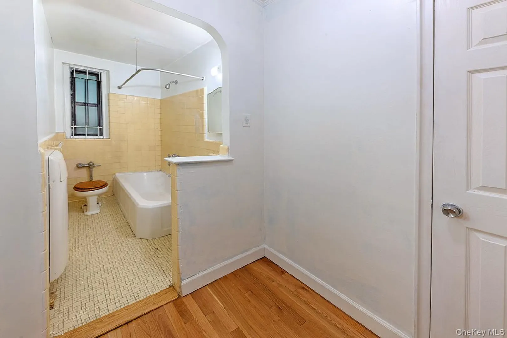 3017 Riverdale Avenue  #2H Photo 7