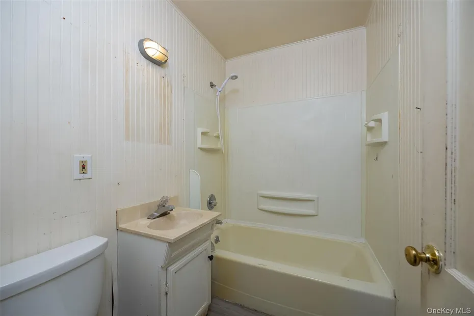 166 Vassar Road Photo 13