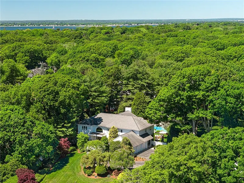 4 Jones Circle Photo 1