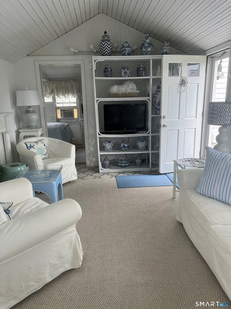 Essex Rental Photo 5