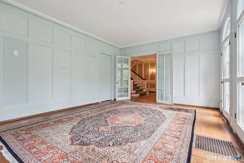 1056 Whitney Avenue Photo 10