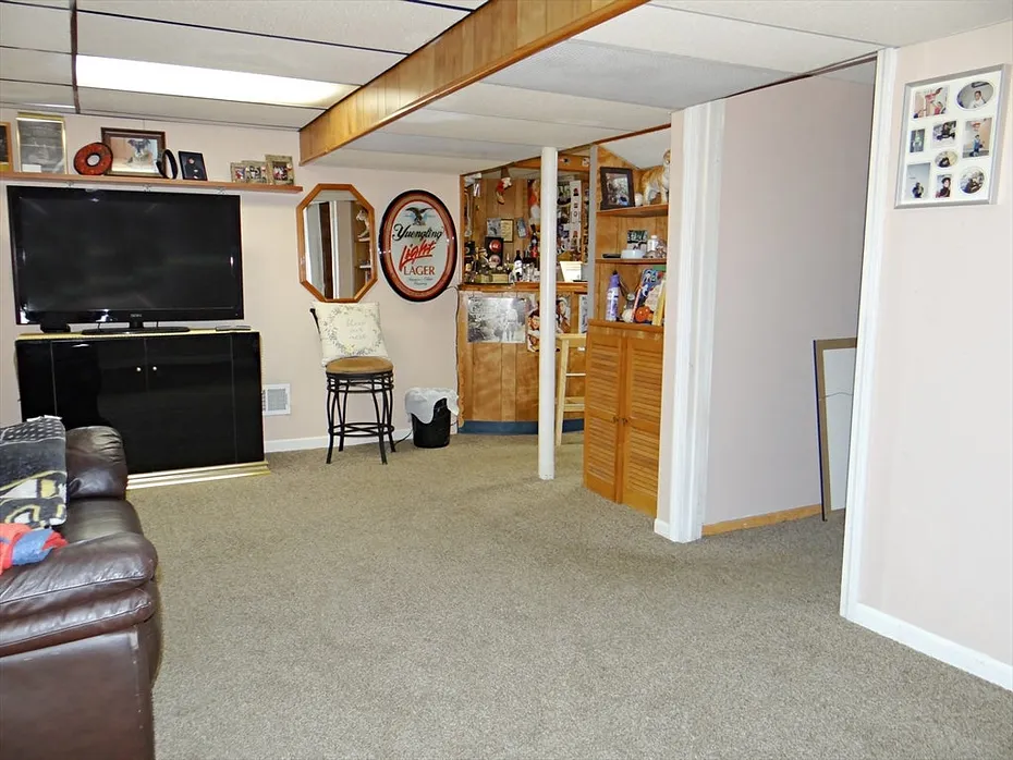 25 Marshall Ave Photo 24