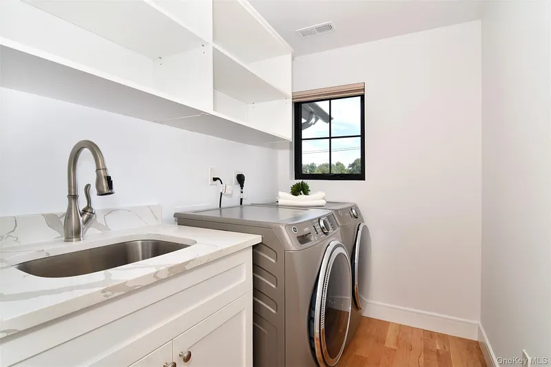 444 Sixth Avenue Photo 22
