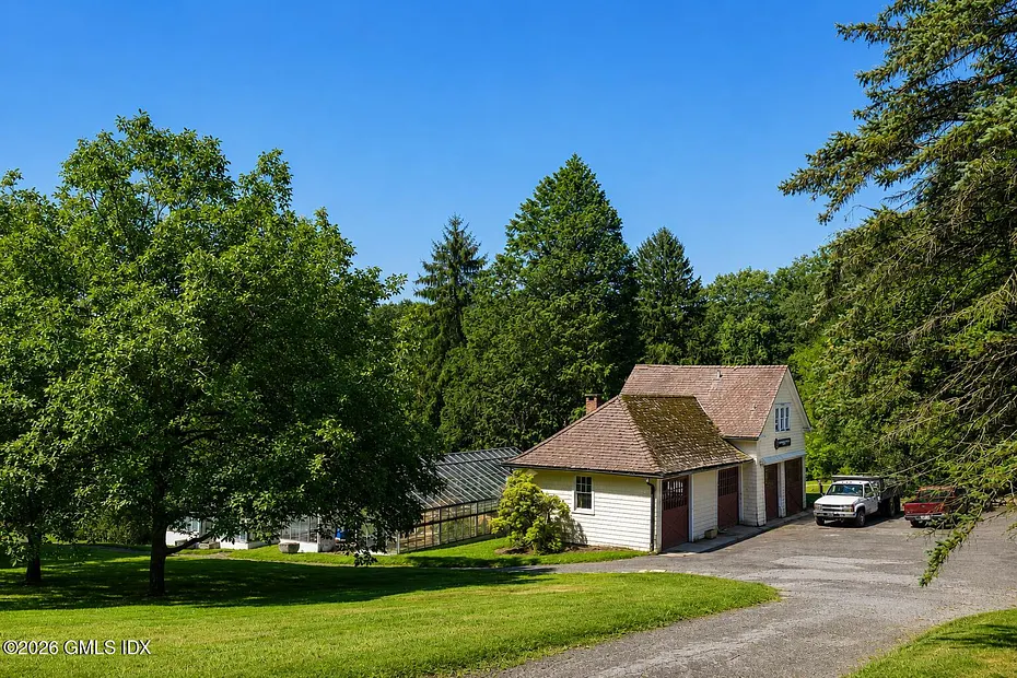 10 Cliffdale Road Photo 30