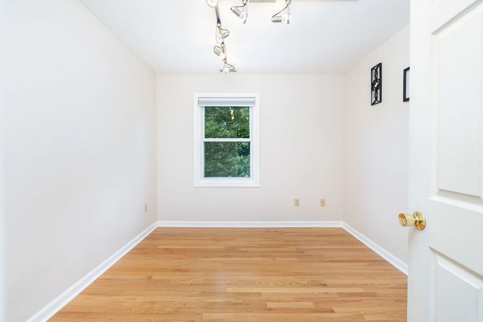 20 Alcott Road Photo 30