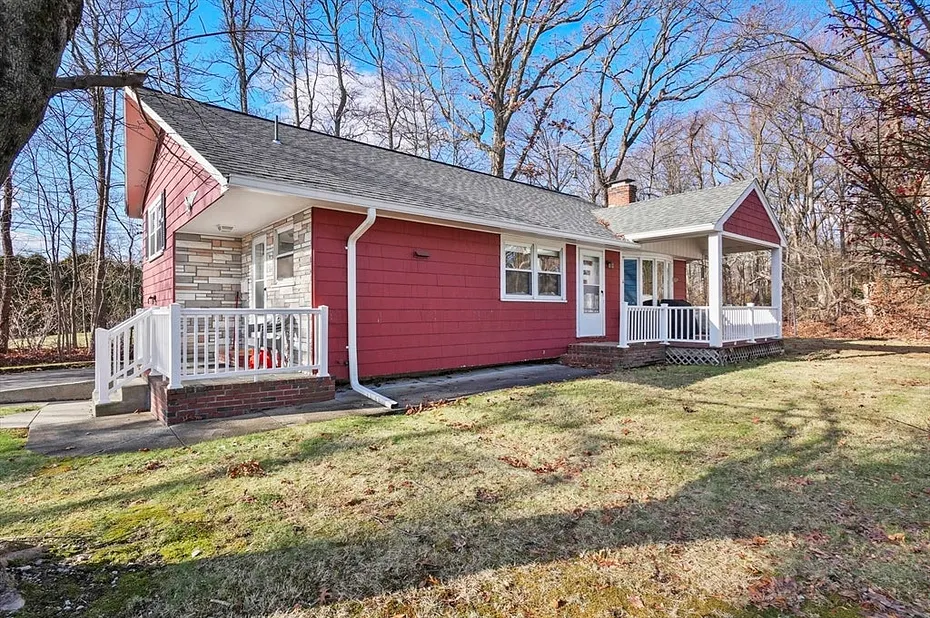 302 Field Street Photo 2