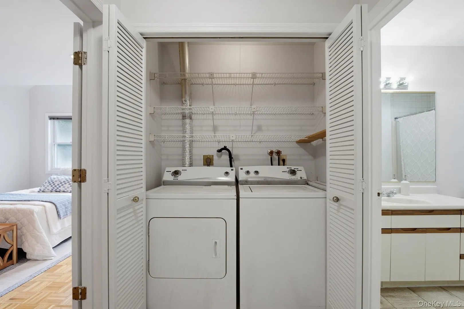 1452 Iroquois Street Photo 14