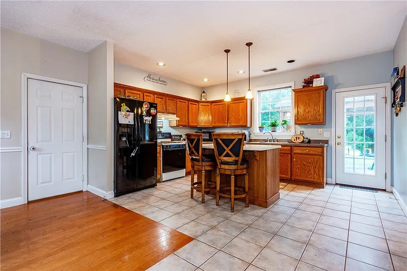 50 South Pond Drive Photo 12