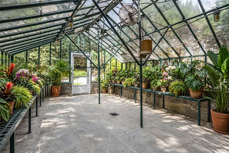 209 Beechmont Drive Photo 42