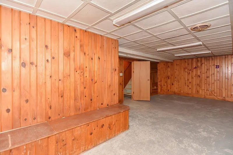 142 Bacon Street Photo 23