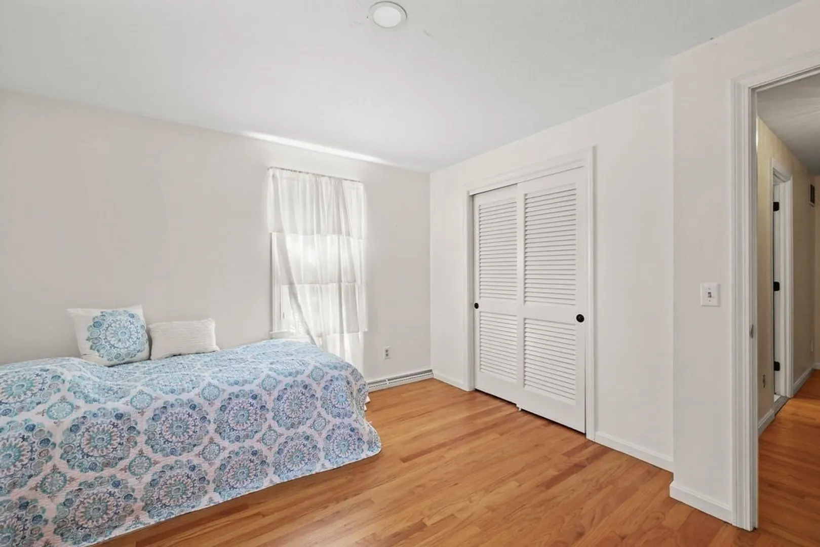 84 Brewster Rd Photo 17