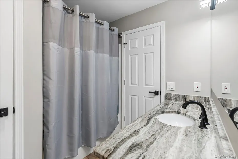 1404 Scarborough Drive Photo 22
