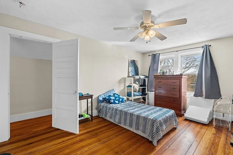 150 Oakland St Photo 23