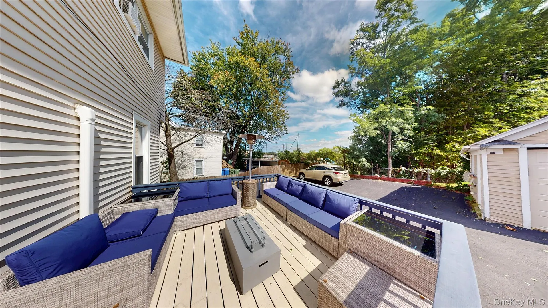 88 Grand Avenue Photo 4