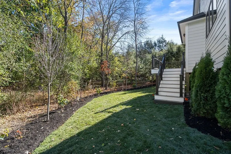 190 Upland Avenue Photo 41